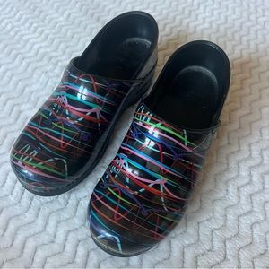 Dansko Colorful Swirl Clogs Size 39 (US 8)